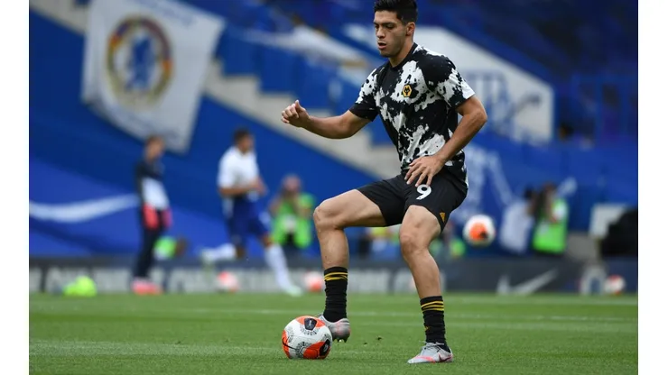 Raúl Jiménez perdería la pulseada para llegar a Juventus.
