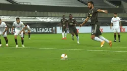 United ya le gana al Sevilla: Bruno Fernandes clavó un golazo de penal