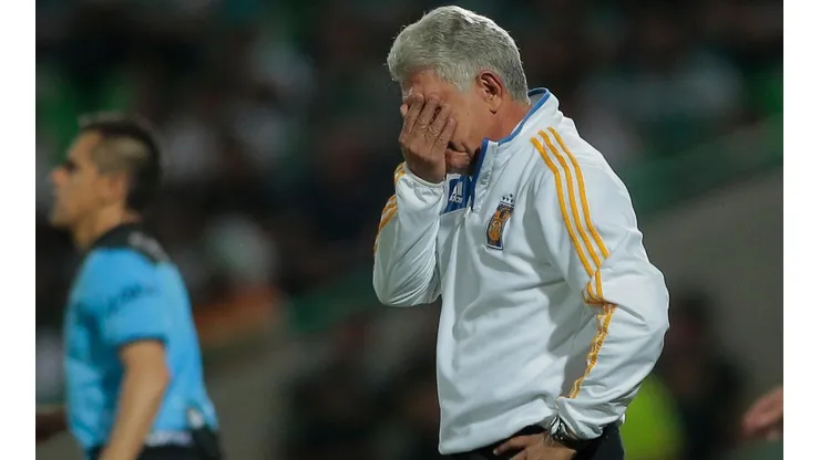 Ferretti arremete contra árbitros y uso del VAR
