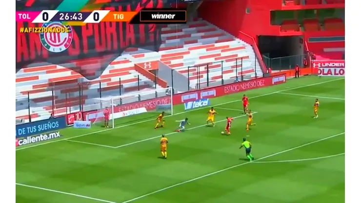 Le anularon un gol a Toluca.
