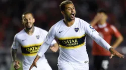 Edwin Cardona festejando un gol ante Independiente.