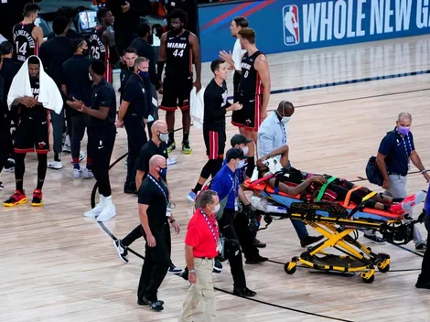 Terrible escena: Derrick Jones Jr. debió abandonar en camilla