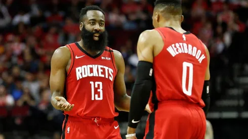 James Harden con Russell Westbrook (Getty)