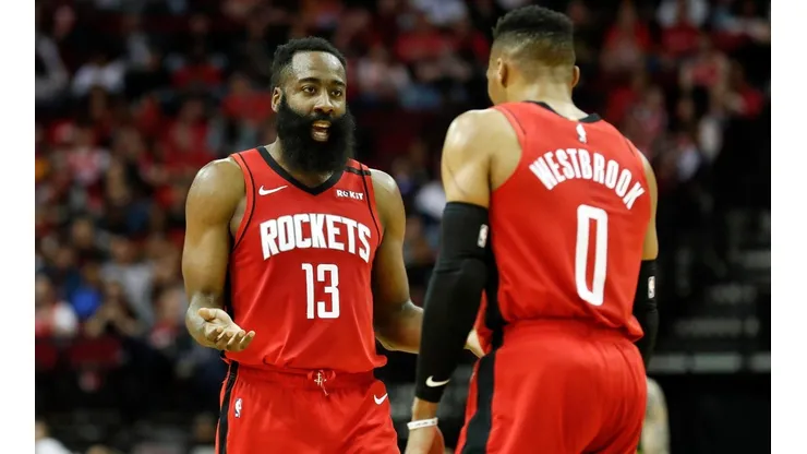 James Harden con Russell Westbrook (Getty)