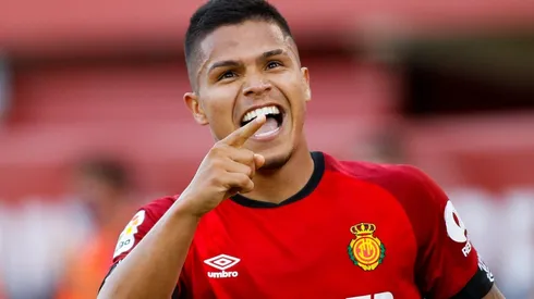 Es oficial: Cucho Hernández fue presentado en su nuevo club