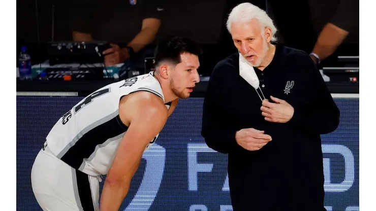 Gregg Popovich y los Spurs fuera de playoffs tras 22 años