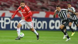 Guerrero recibió un gran centro y cabeceó para abajo.