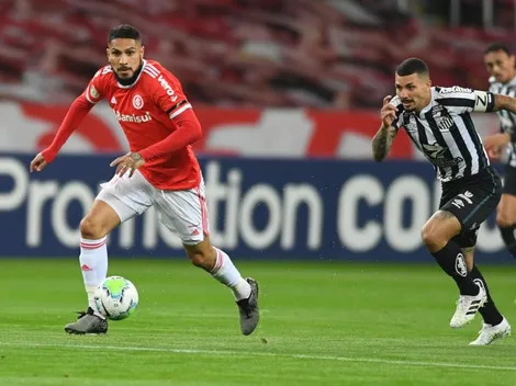 Está imparable: Paolo Guerrero anotó golazo de cabeza contra el Santos de Brasil