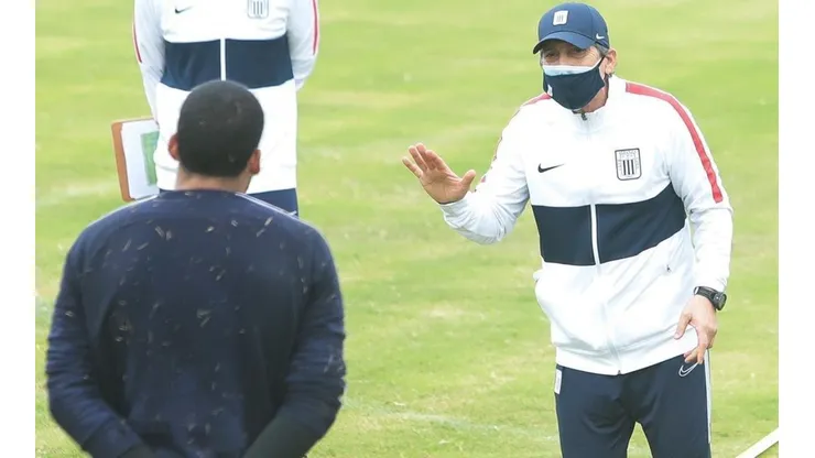 Mario Salas todavía no dirige un partido oficial con Alianza.
