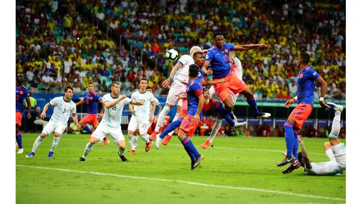 Foto del duelo entre la Selección Argentina y la Selección Colombia.