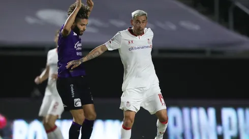 Sambu cuida el balón en Mazatlán (Getty Images)