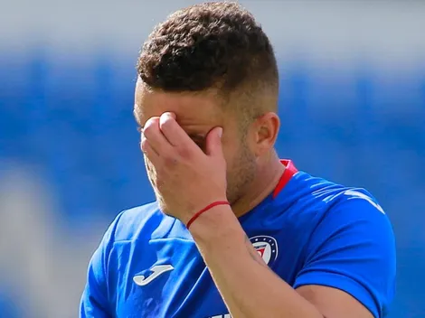 Aficionados de Cruz Azul se la agarran con Cabecita