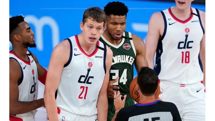 Giannis protagoniza escandaloso incidente en NBA