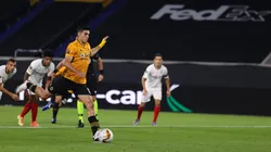 Bono le atajó un penal a Raúl Jiménez