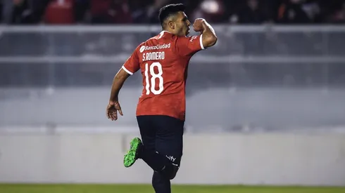 Silvio Romero festejando un gol en Independiente.
