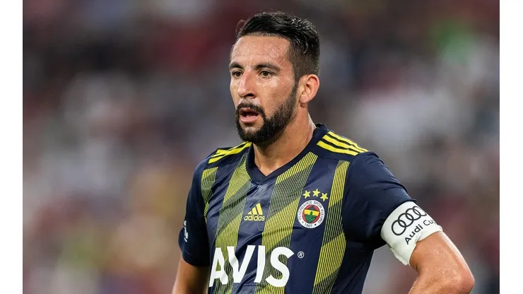 Mauricio Isla en el Fenerbahce de Turquía.