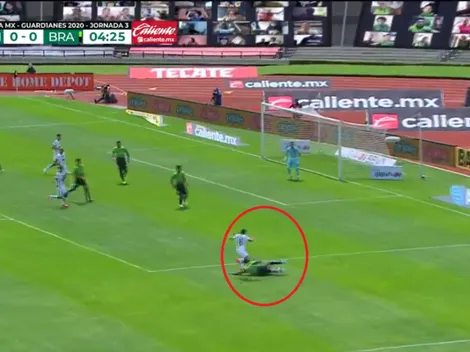 Expulsado: Eryc Castillo vio la roja y Pumas jugará con un hombre de más casi todo el encuentro