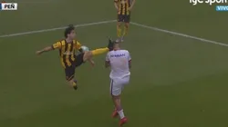 La patada voladora de Matías Britos.