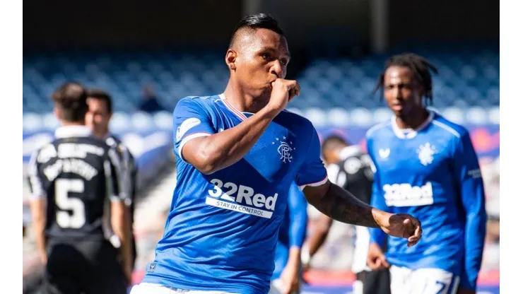 Así festejó Alfredo Morelos un nuevo doblete en Escocia con Rangers.