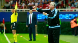Víctor Manuel Vucetich ante Chivas (Getty)