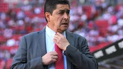 Chivas despidió a Luis Fernando Tena.