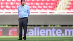 Los aficionados de Chivas no tardaron en reaccionar a la salida de Tena