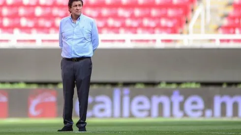 Los aficionados de Chivas no tardaron en reaccionar a la salida de Tena