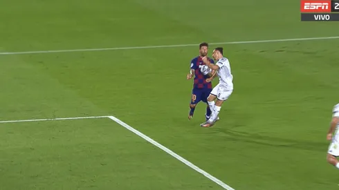 Polémica en el Camp Nou: a Messi le anularon el tercero por una supuesta mano