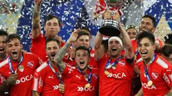 Independiente con la Copa Sudamericana, en 2017.