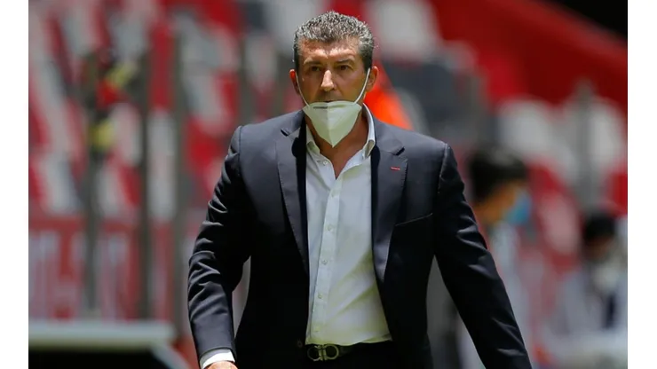 Los fanáticos de Toluca quieren la cabeza del Chepo. (Jam Media)