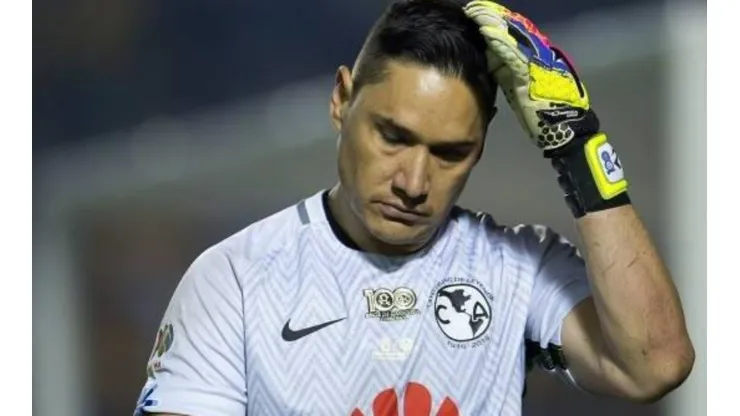 Afición del América destroza a Moisés Muñoz por su narración