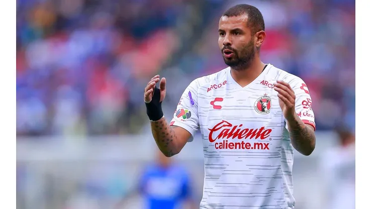 En Boca Juniors no bajan los brazos y planean incorporar a Cardona a toda costa