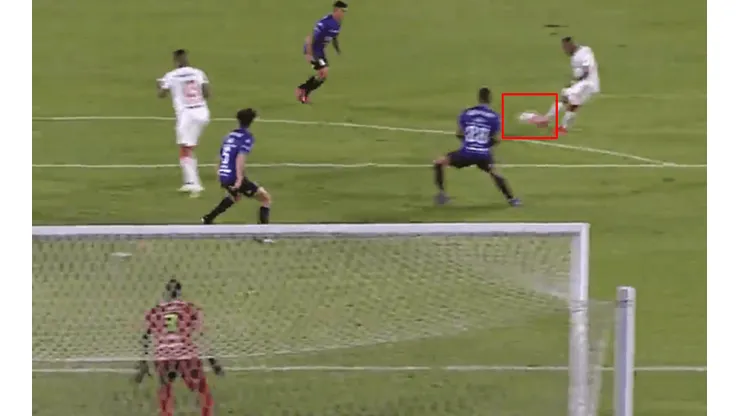 ¡Polémica de VAR! El golazo que le anularon a Plata