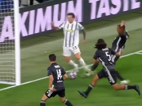 ¡Para morirse! Bernardeschi se pasó a todo Lyon y falló a 10 centímetros del arco