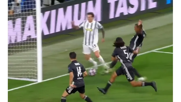Bernardeschi se durmió cuando tenía que definir.