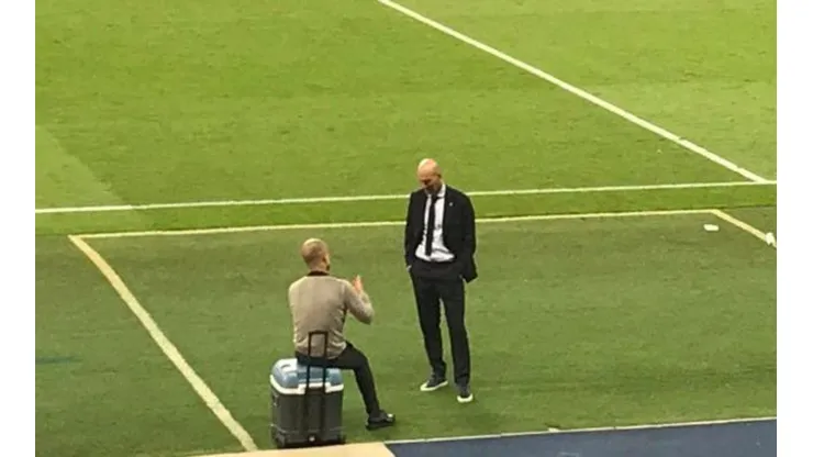 Historia pura: Zidane y Guardiola se quedaron charlando tras el City-Madrid