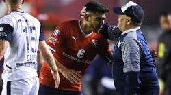 Silvio Romero y Diego Maradona. (Getty)