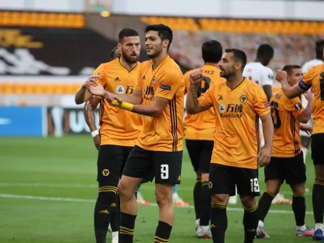 Raúl Jiménez puso el primer tanto de penal en la Europa League