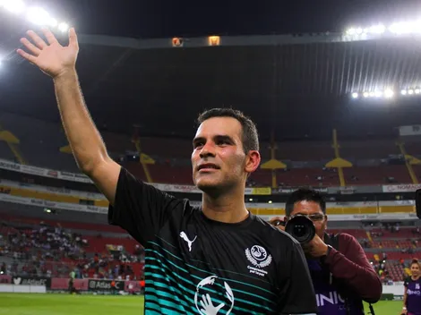 No olvida sus principios: Rafa Márquez fue destacado por su humildad en España