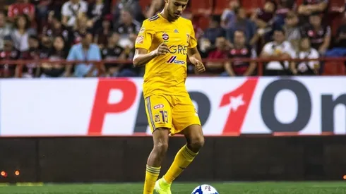 Diego Reyes entrenó con normalidad.