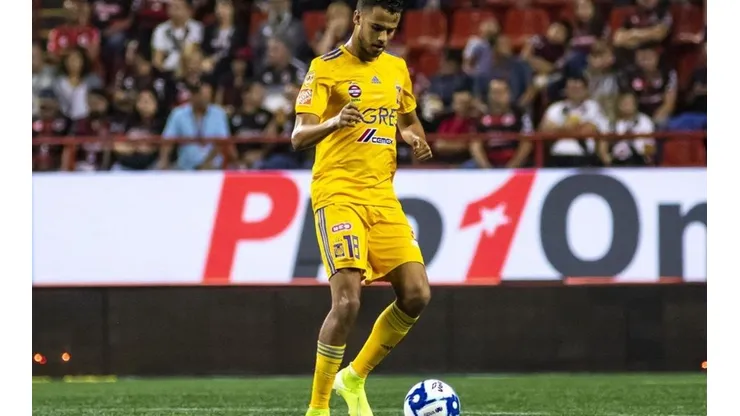 Diego Reyes entrenó con normalidad.