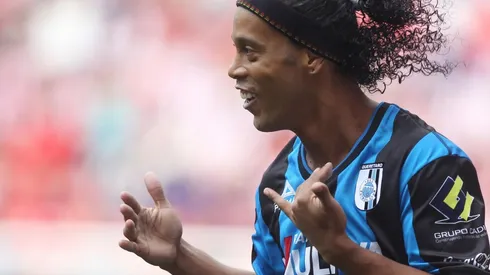 Ronaldinho durante su paso por el Querétaro mexicano.