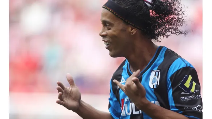Ronaldinho durante su paso por el Querétaro mexicano.