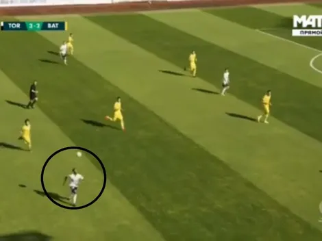 Video: tiró lujos para burlarse de los rivales, le pegaron y lo retó hasta su técnico