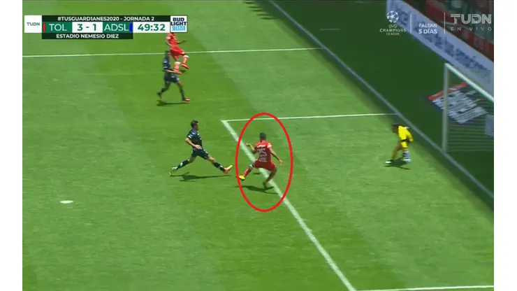 Golazo de Alexis Canelo para ampliar la ventaja.