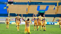 Jesús Dueñas marcó un golazo para poner a Tigres 1-0 sobre Pachuca