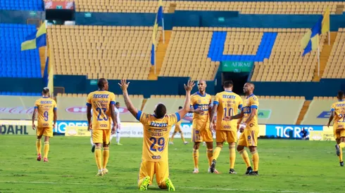 Jesús Dueñas marcó un golazo para poner a Tigres 1-0 sobre Pachuca