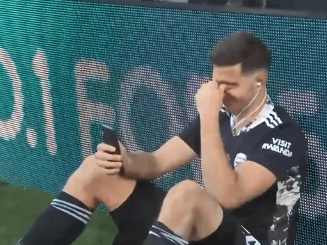 Emiliano Martínez salió campeón, agarró el celular y lloró como un nene