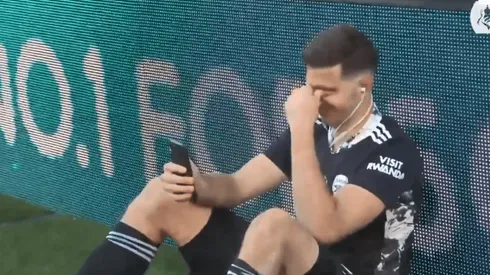 Emiliano Martínez salió campeón, agarró el celular y lloró como un nene