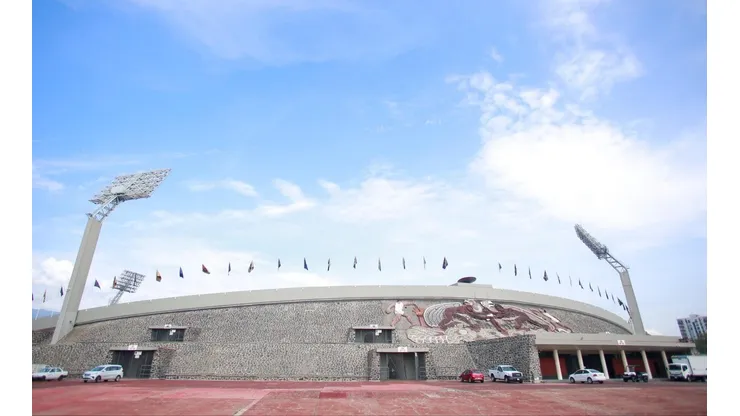 El Estadio Universitario amaneció con banderas provocativas contra Pumas